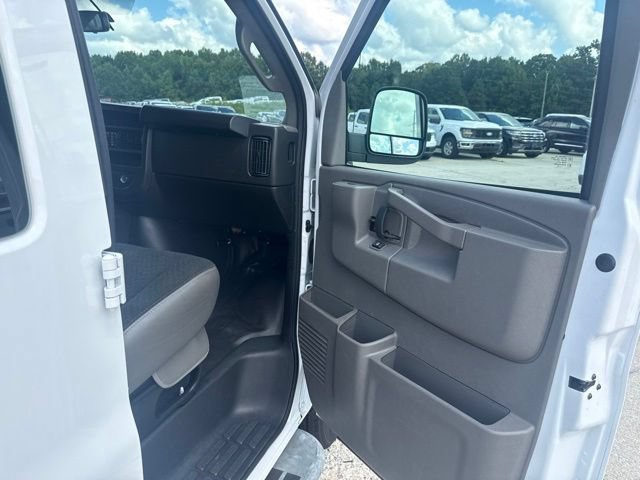 Used 2025 GMC Savana 2500 w/ Driver Convenience Package RWD image 15