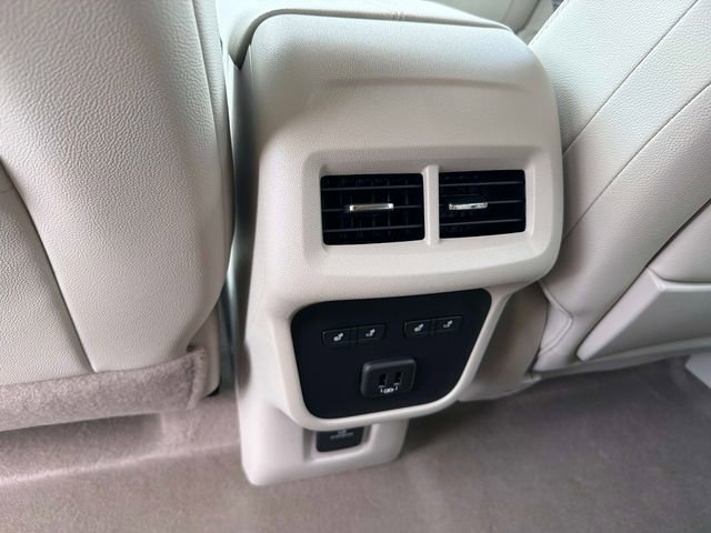 Used 2024 GMC Terrain Denali w/ Denali Premium Package AWD/4WD image 16