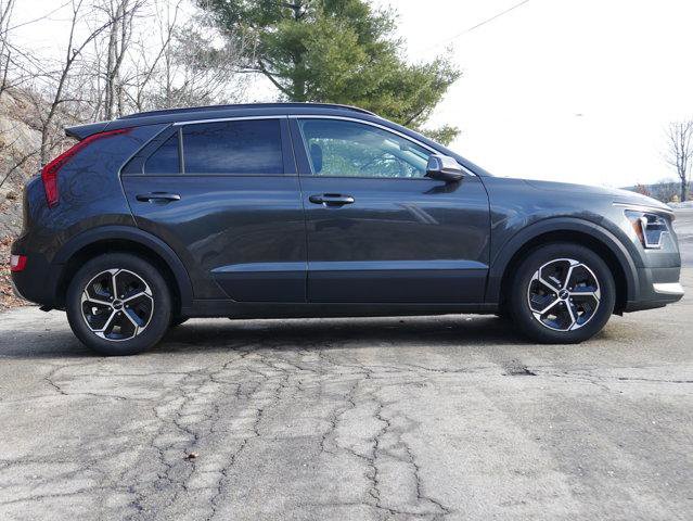 Used 2023 Kia Niro EX image 8