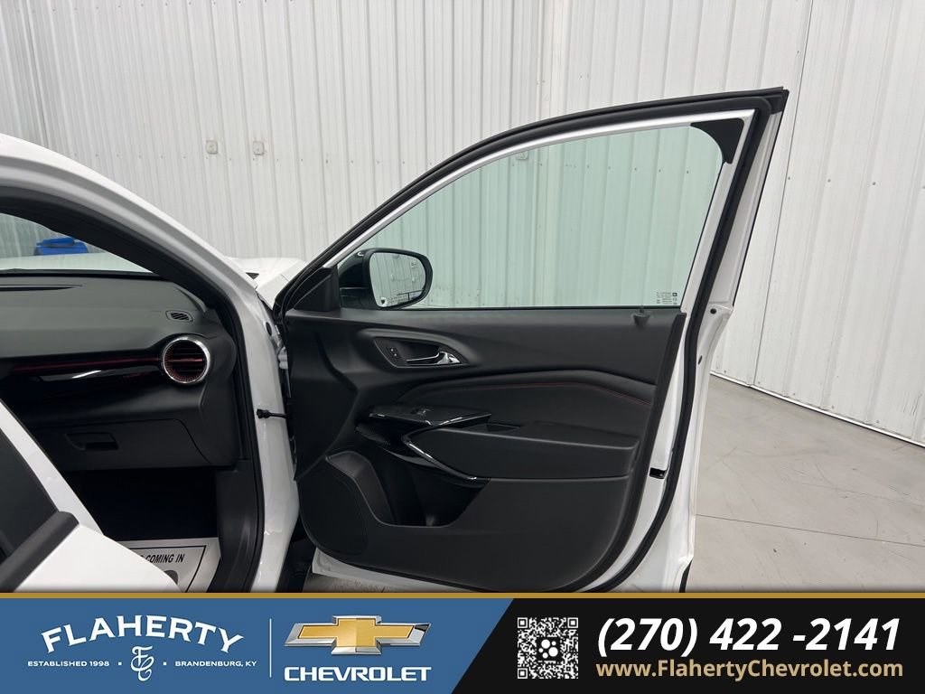 New 2026 Chevrolet Trax RS w/ Driver Confidence Package image 14