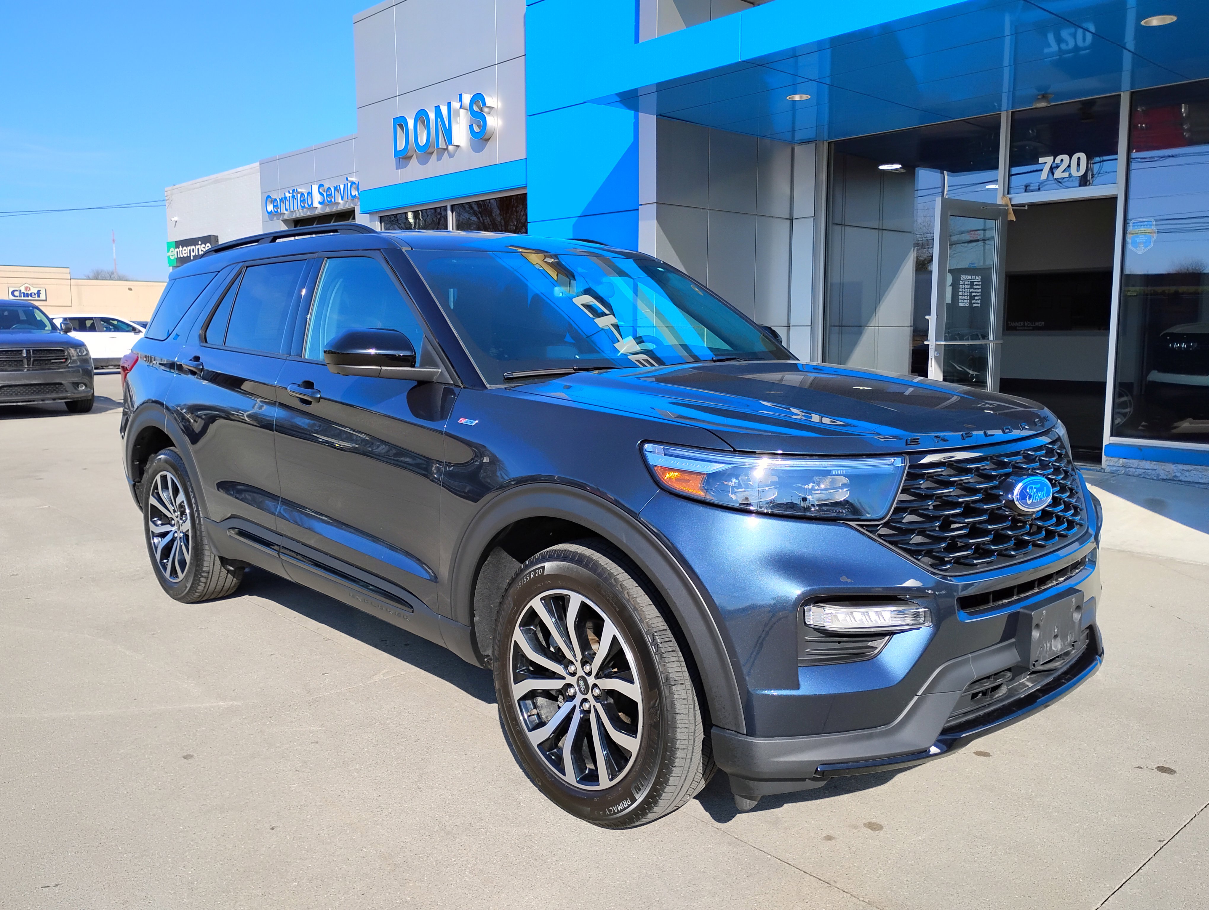 Used 2023 Ford Explorer ST-Line image 3