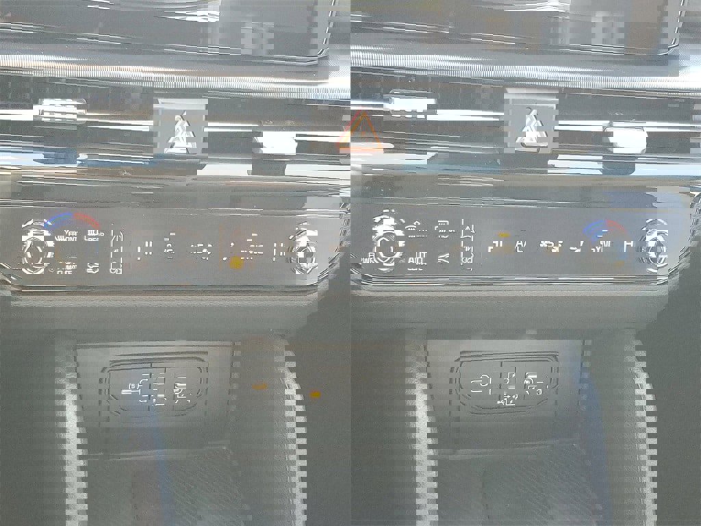 New 2026 Kia Sportage EX image 18