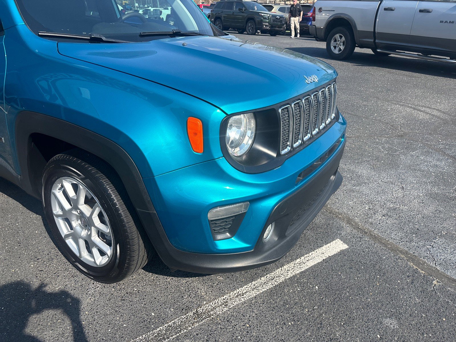 Used 2019 Jeep Renegade Latitude image 6