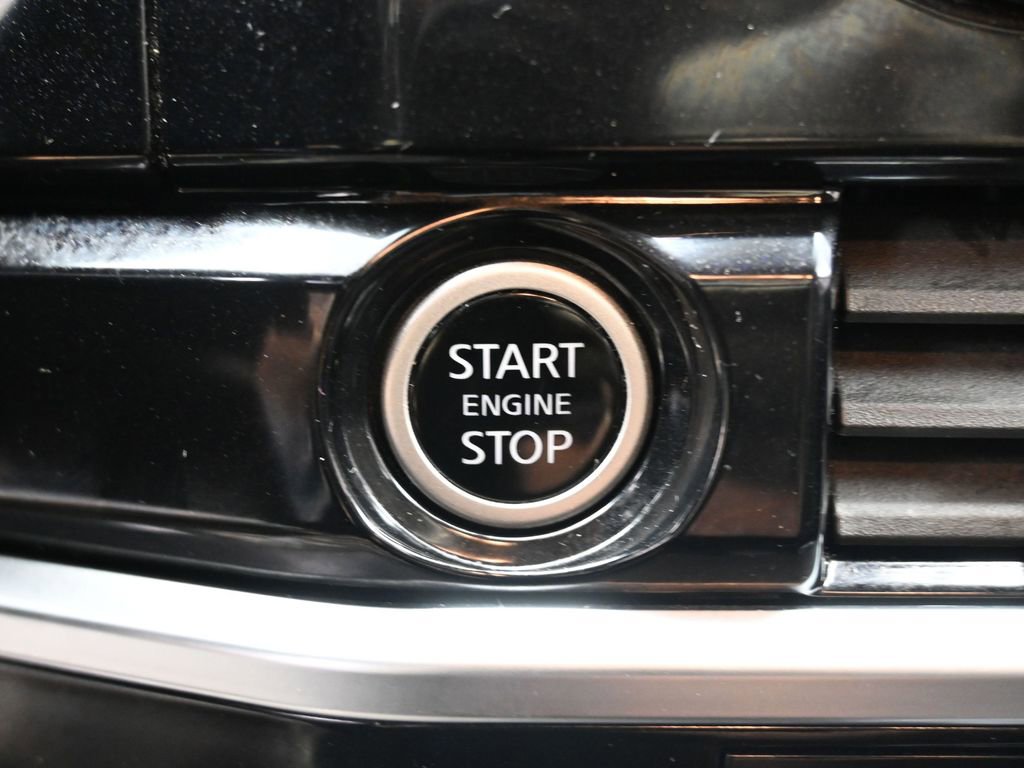 Used 2023 Nissan Pathfinder SL w/ Black Appearance Package image 22