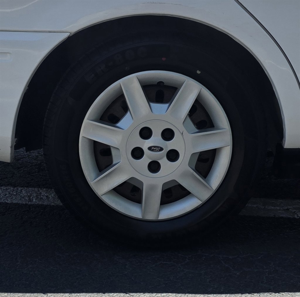 Used 2007 Ford Taurus SE FWD image 31