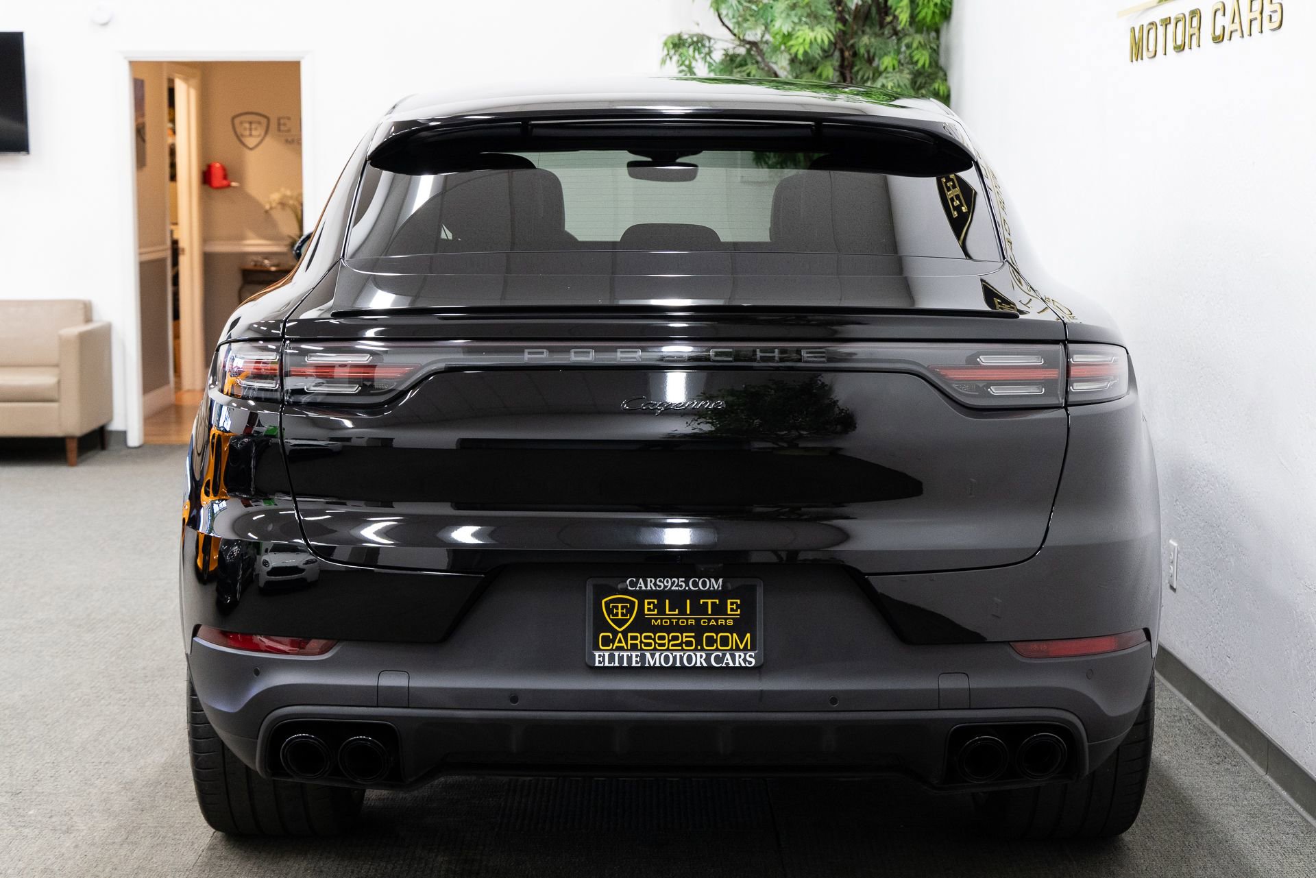 Used 2021 Porsche Cayenne Coupe AWD/4WD image 4