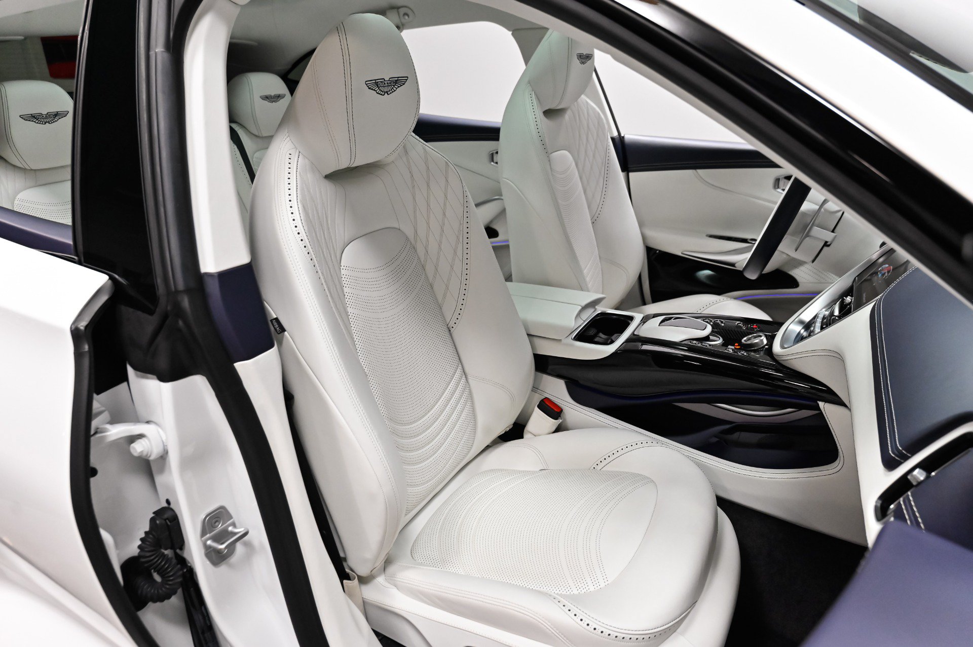 Used 2023 Aston Martin DBX 707 AWD/4WD image 44