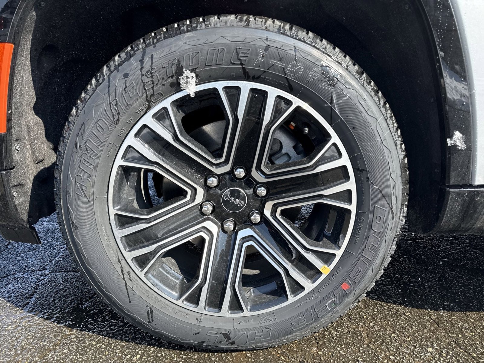 New 2026 Jeep Grand Wagoneer L 4WD w/ Premium Group I image 12