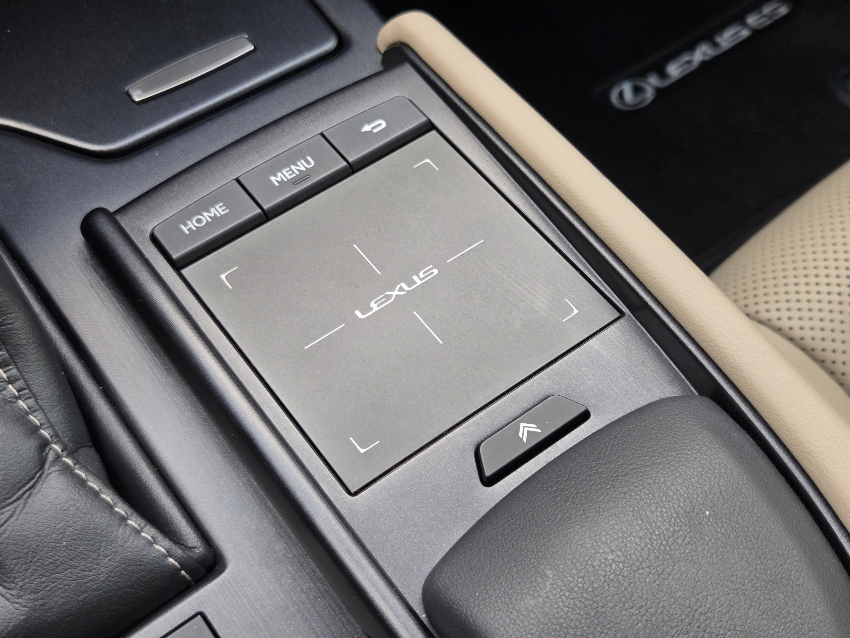 Used 2019 Lexus ES 350 w/ Premium Package FWD image 11