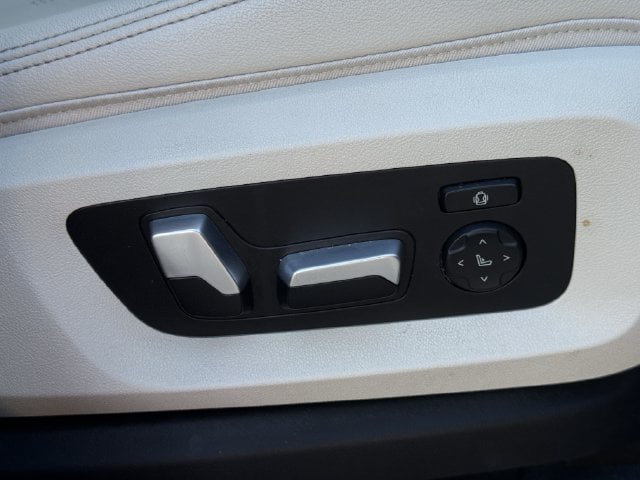 Used 2021 BMW X5 sDrive40i w/ Premium Package RWD image 31