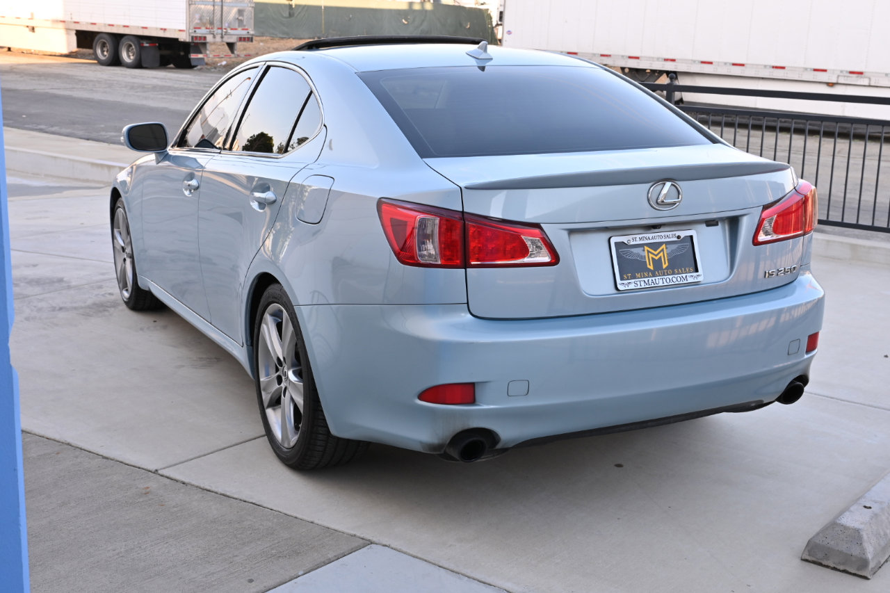 Used 2011 Lexus IS 250 w/ Premium Pkg Value Edition RWD image 4
