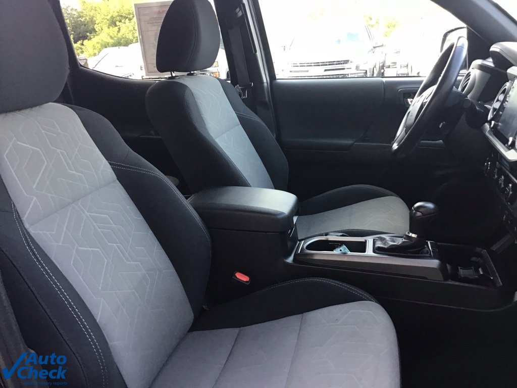 Used 2022 Toyota Tacoma TRD Off-Road image 20