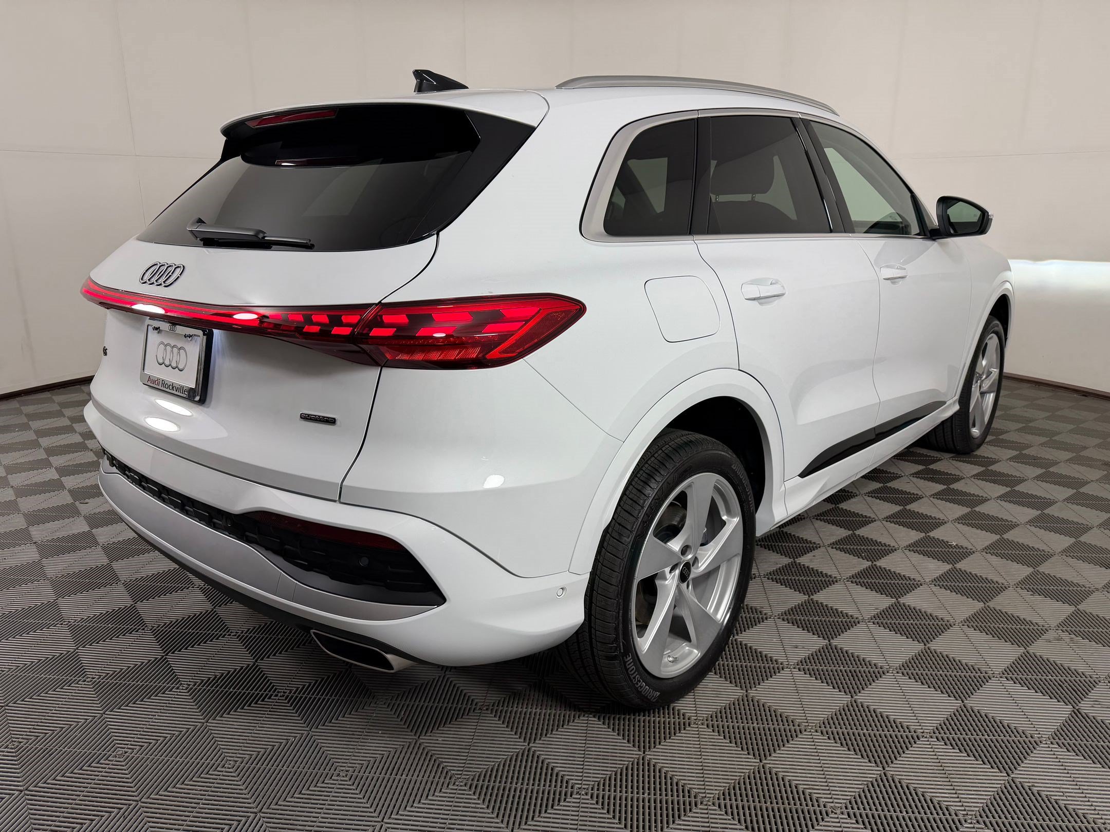 New 2026 Audi Q5 Premium AWD/4WD image 9