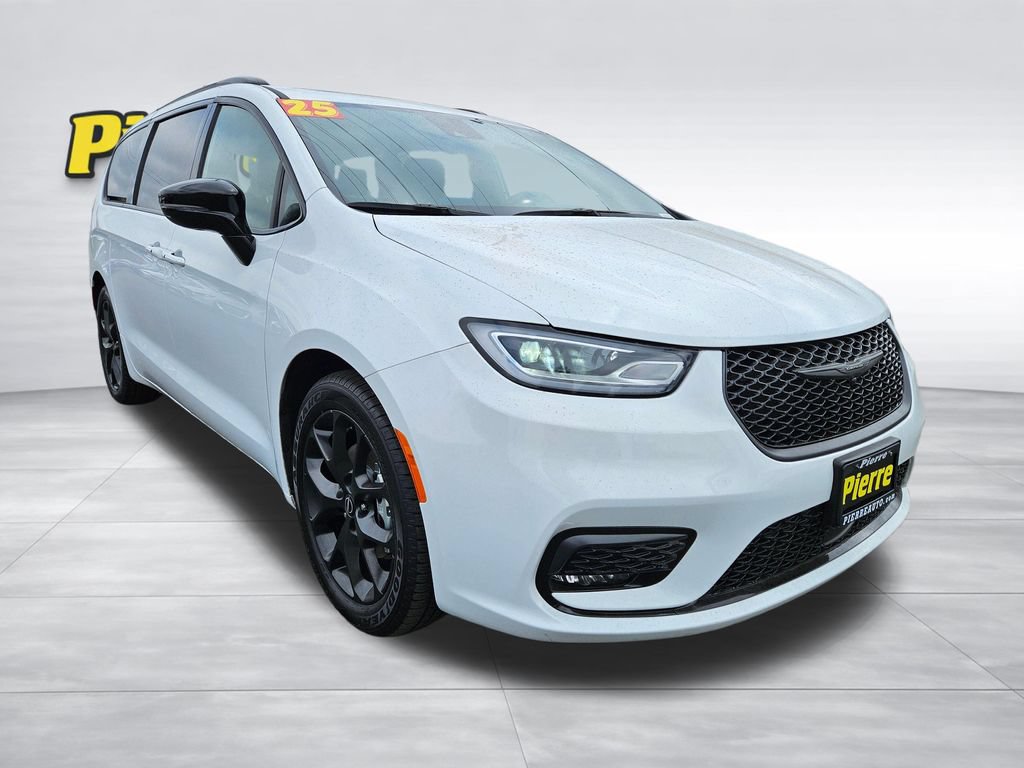 Used 2025 Chrysler Pacifica Limited FWD image 7