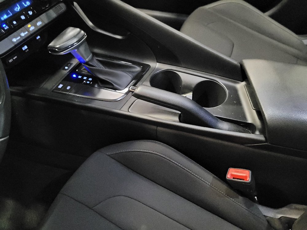 Used 2025 Hyundai Elantra Sport FWD image 26