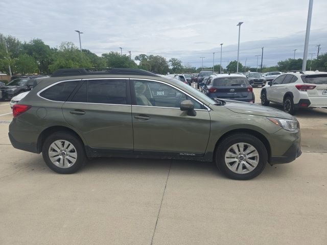 Used 2019 Subaru Outback 2.5i Premium image 2
