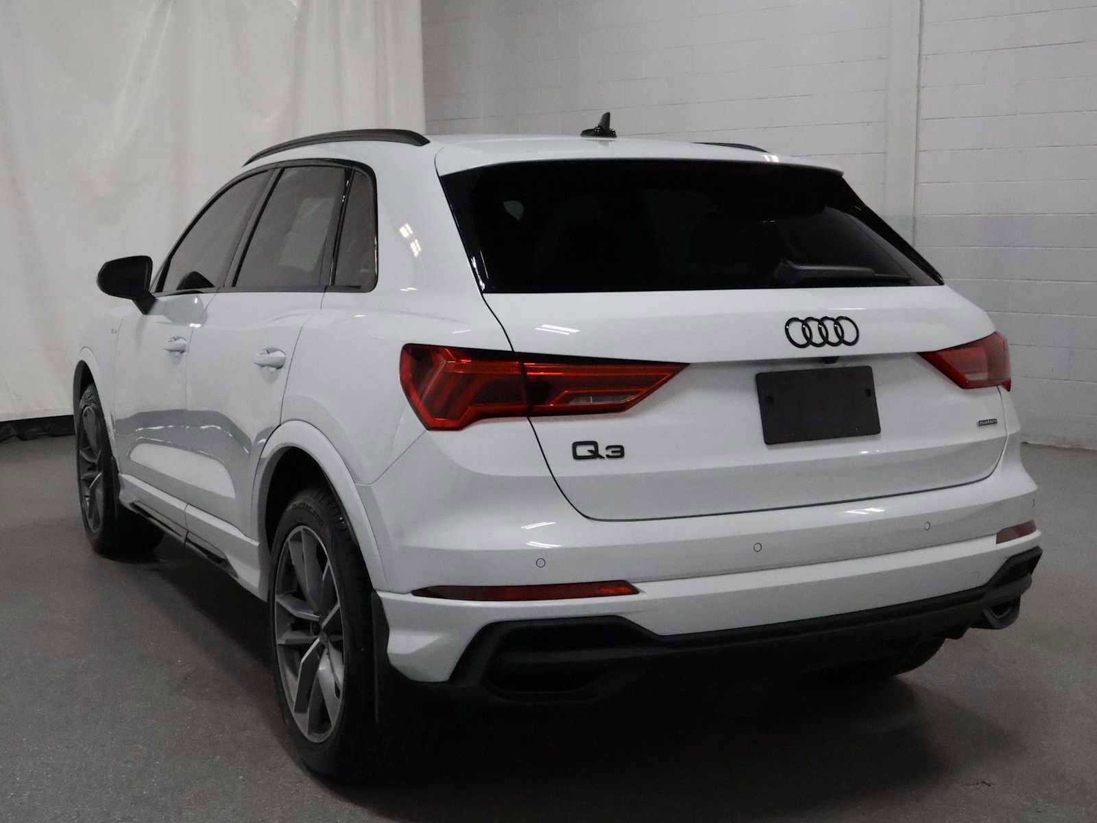 Used 2024 Audi Q3 2.0T Premium AWD/4WD image 3
