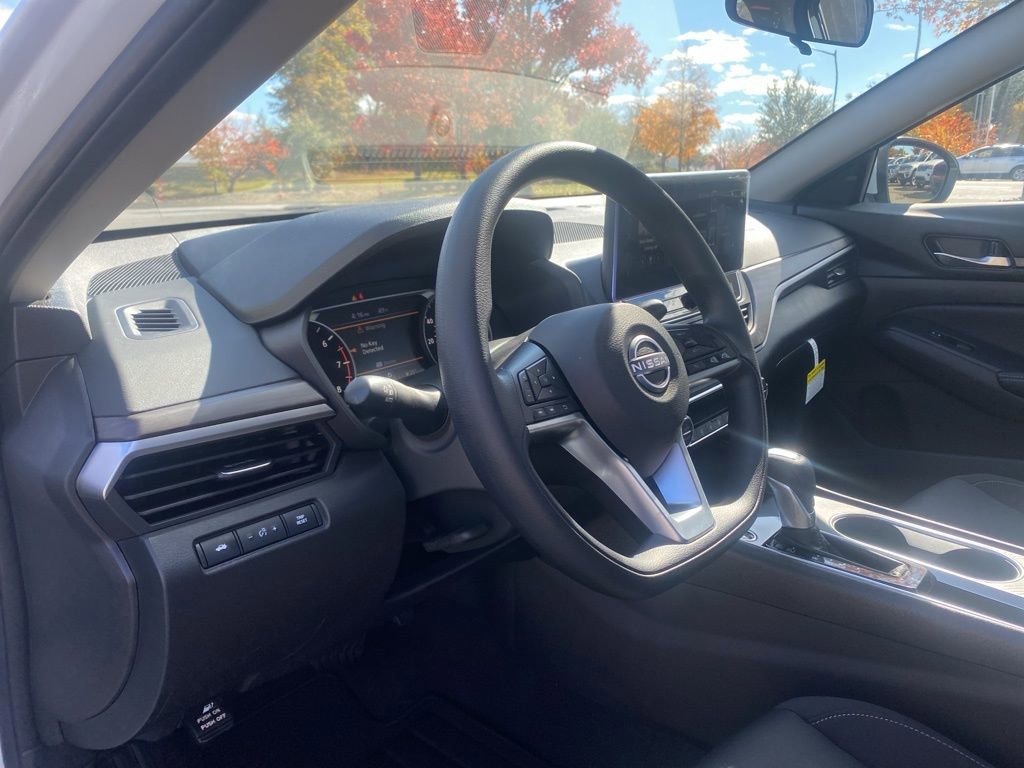 New 2025 Nissan Altima 2.5 SV w/ SV Special Edition Package image 11