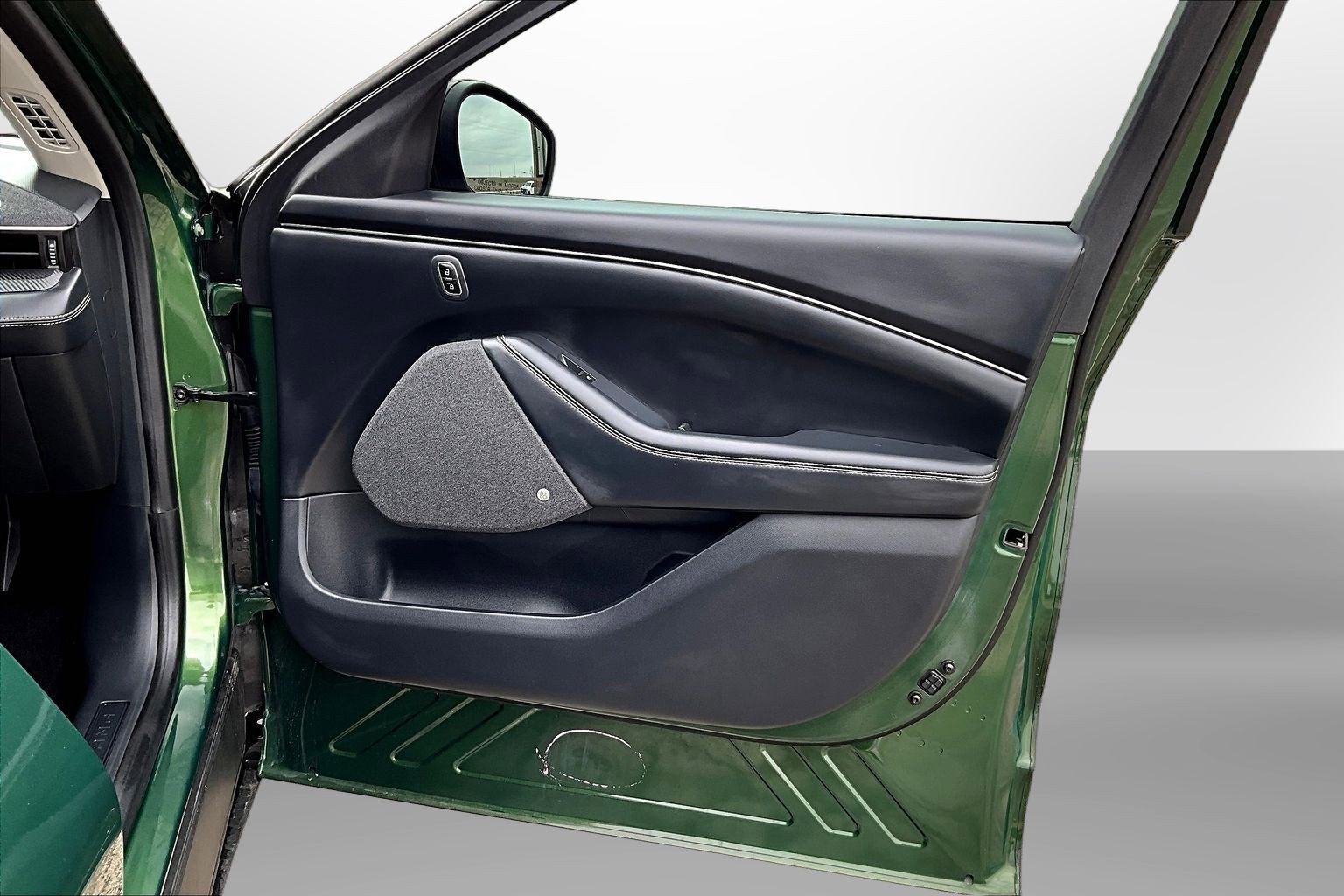 Used 2024 Ford Mustang Mach-E Premium image 25