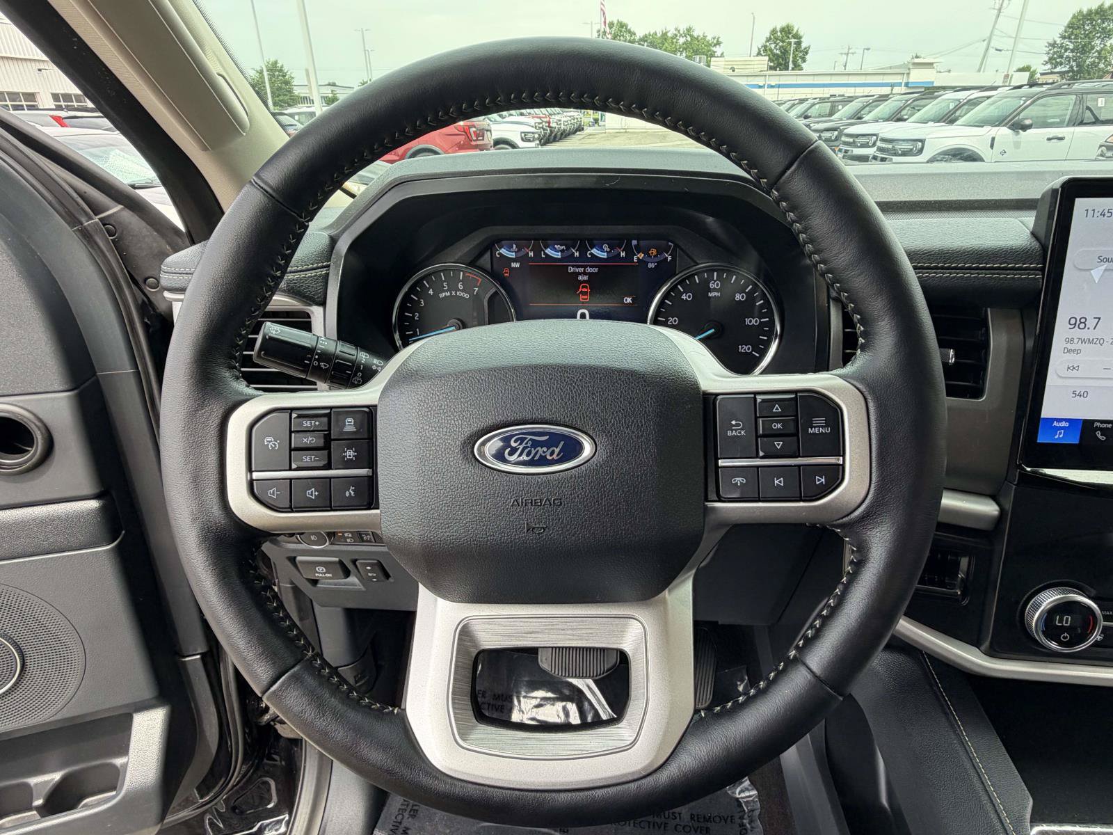 Used 2022 Ford Expedition XLT AWD/4WD image 12