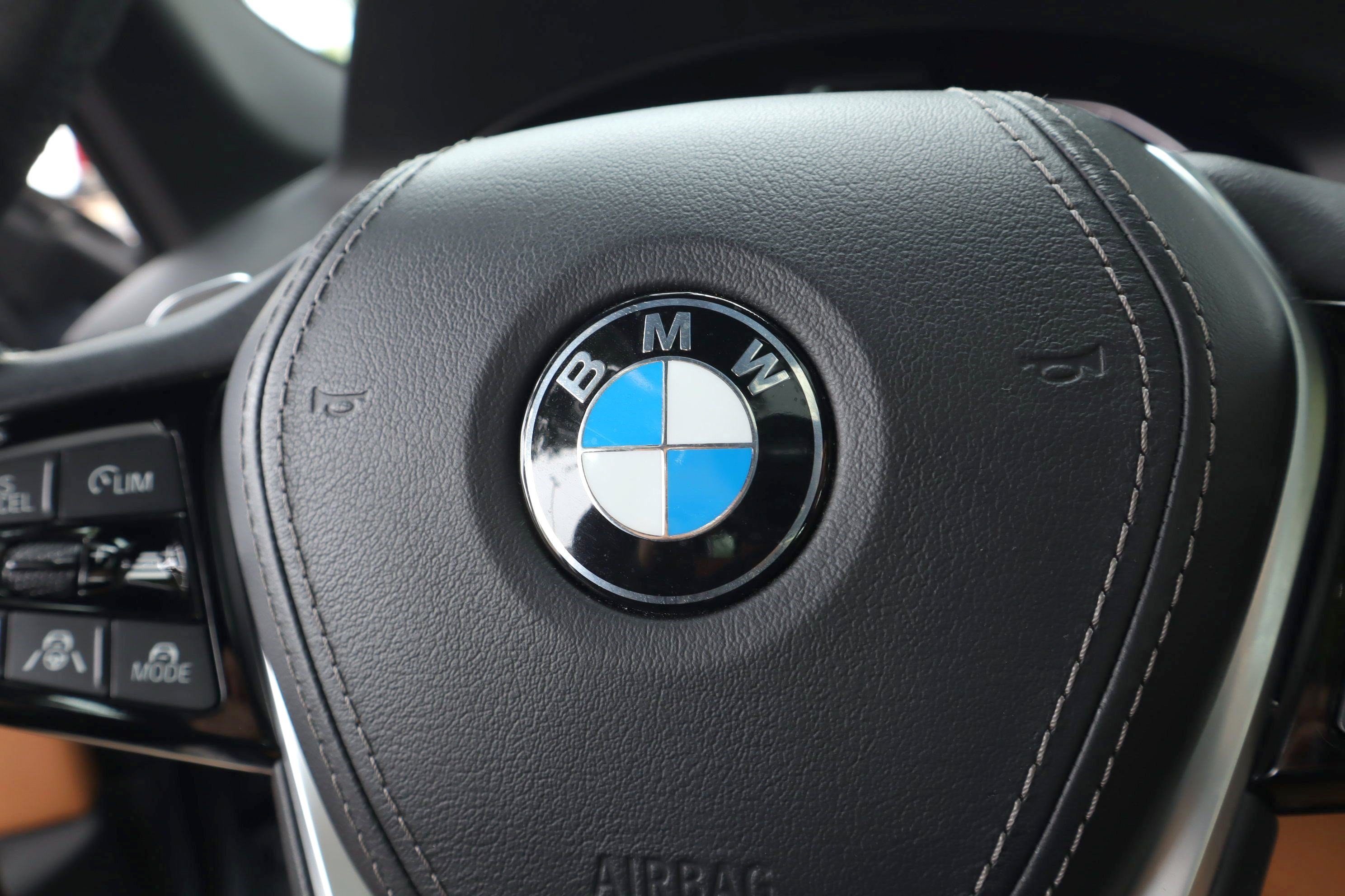 Used 2021 BMW 530i w/ Premium Package RWD image 29