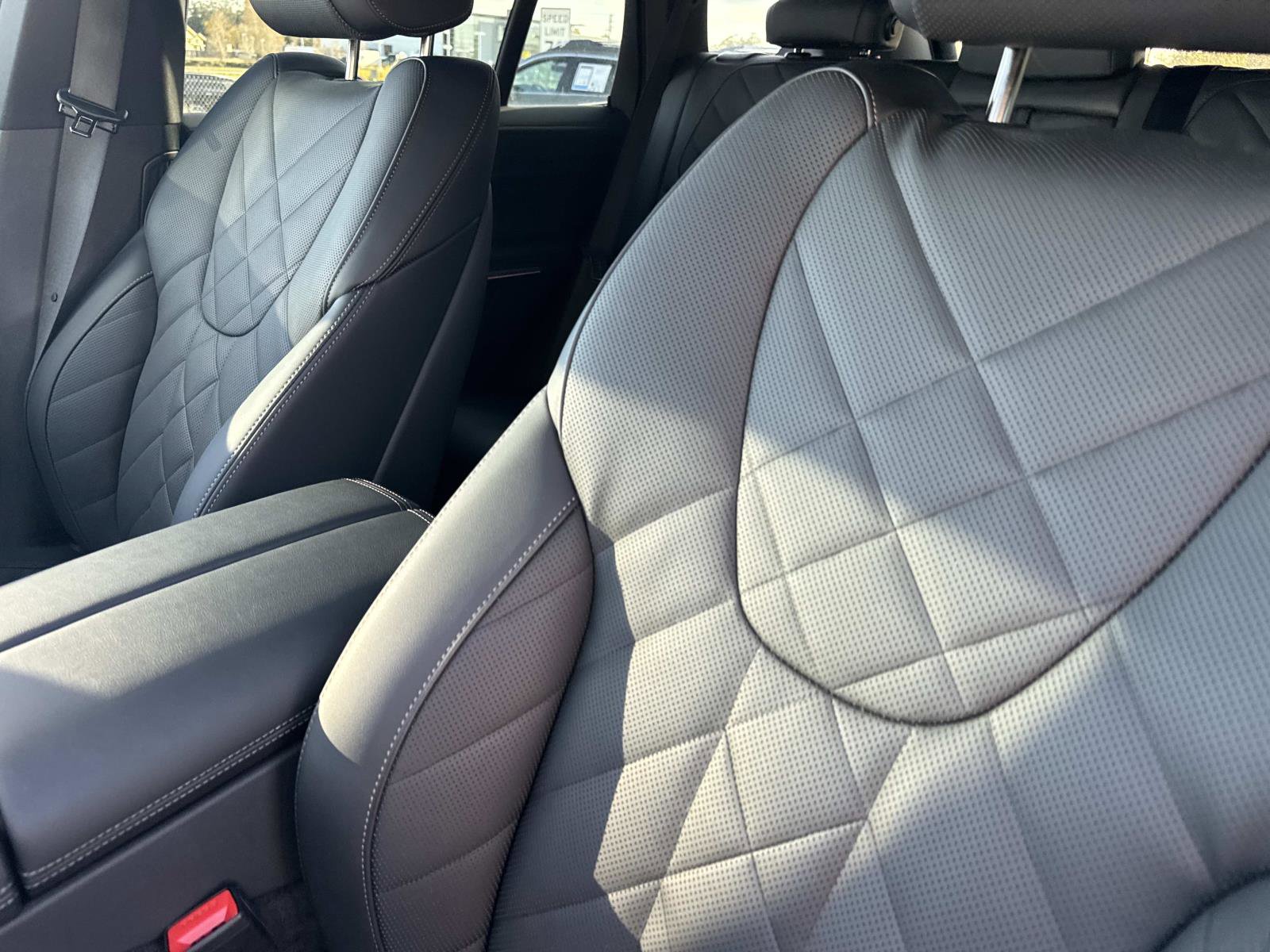 Used 2025 BMW X5 xDrive50e w/ Parking Assistance Package image 20