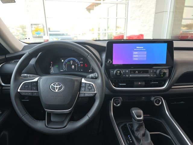 Certified 2025 Toyota Grand Highlander XLE image 13