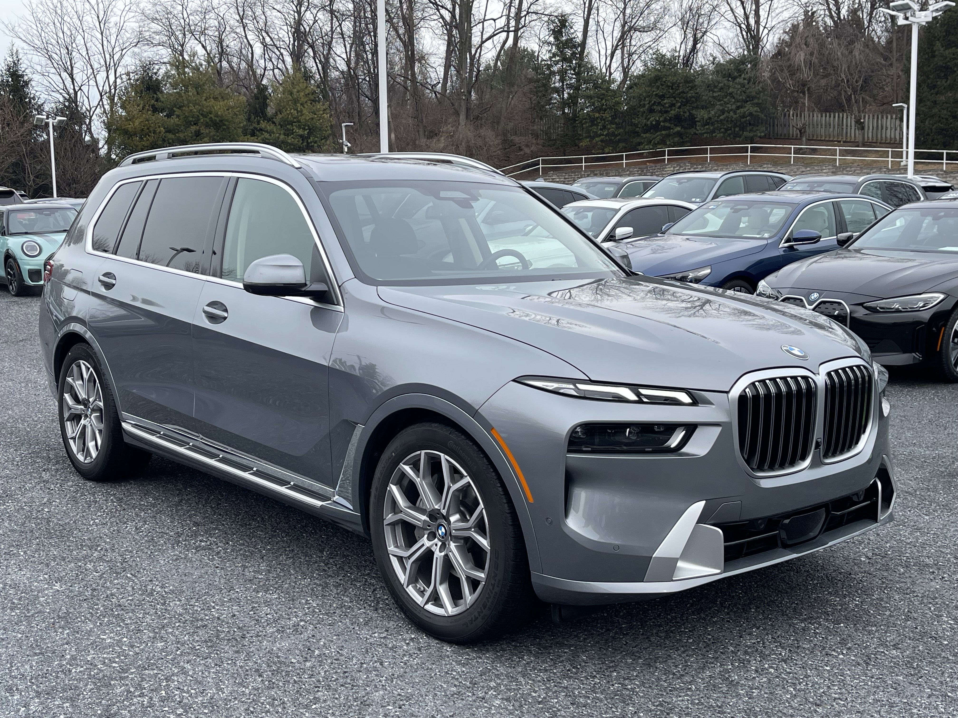 Used 2026 BMW X7 xDrive40i w/ Executive Package image 3