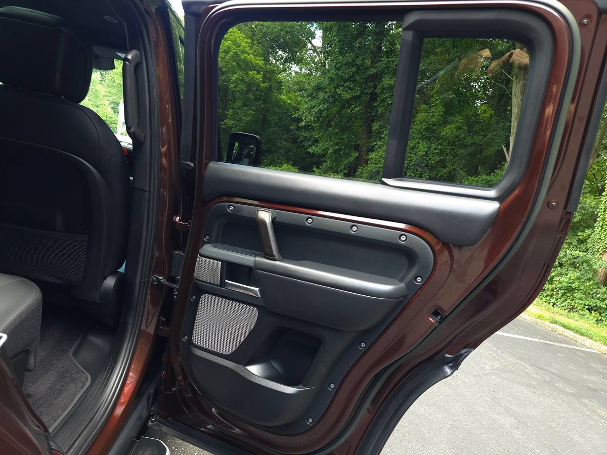 Used 2023 Land Rover Defender 130 X AWD/4WD image 32