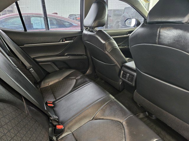 Used 2018 Toyota Camry XSE FWD image 11