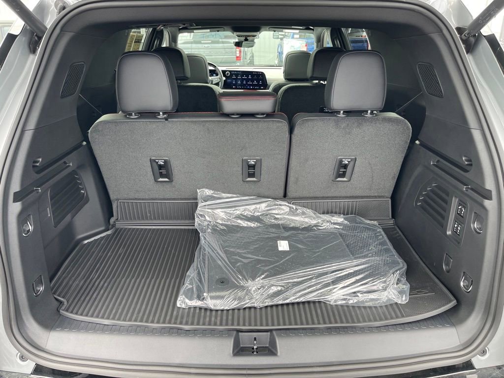 Used 2026 Chevrolet Traverse RS image 7