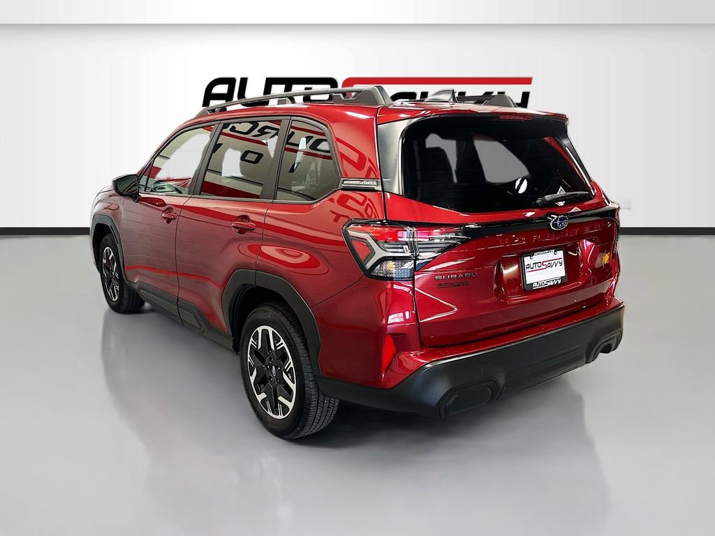Used 2025 Subaru Forester Premium image 5