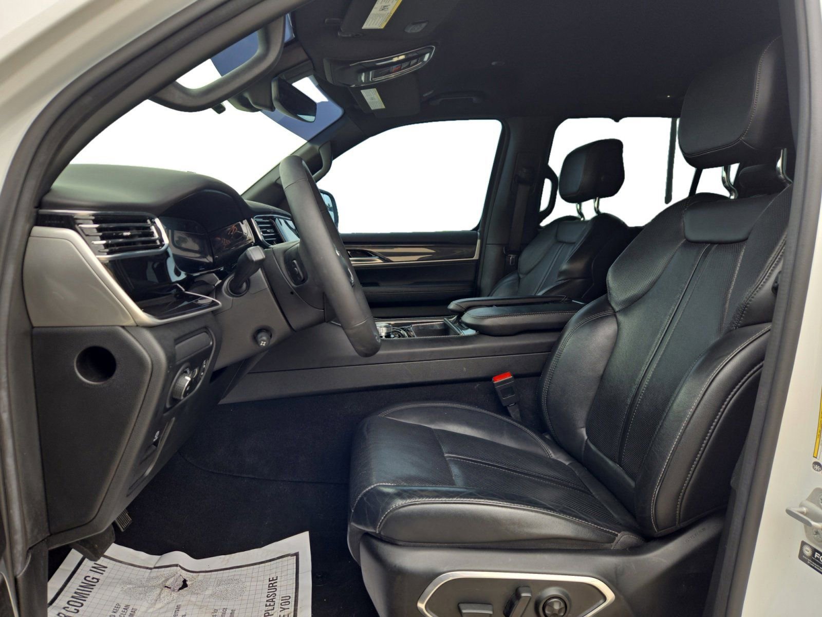 Used 2023 Jeep Wagoneer 4WD w/ Convenience Group I image 9