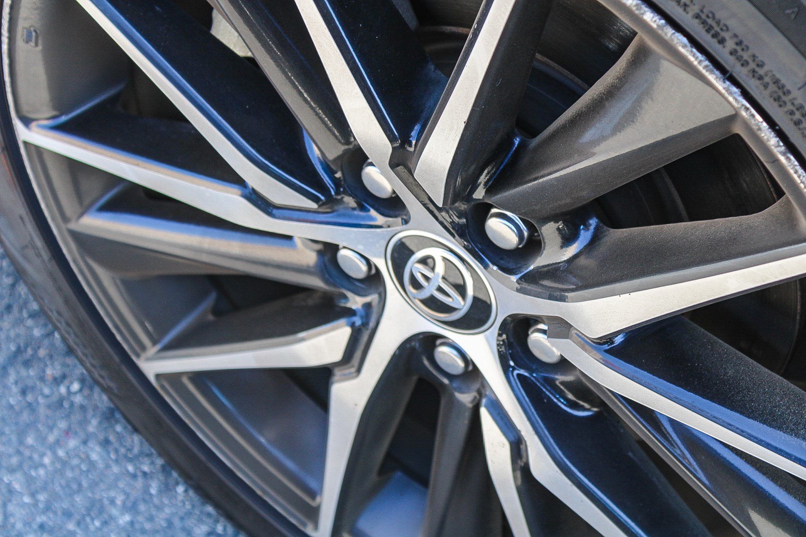 Used 2024 Toyota Camry SE FWD image 13