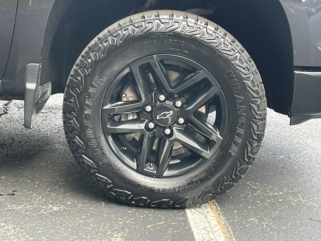 Used 2024 Chevrolet Silverado 1500 LT Trail Boss w/ LPO, Dark Essentials Package image 10