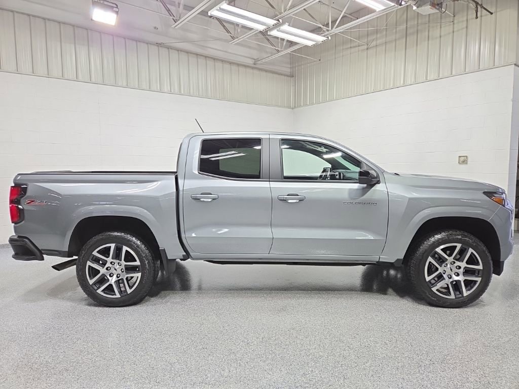 Used 2024 Chevrolet Colorado Z71 w/ Z71 Convenience Package 2 image 8