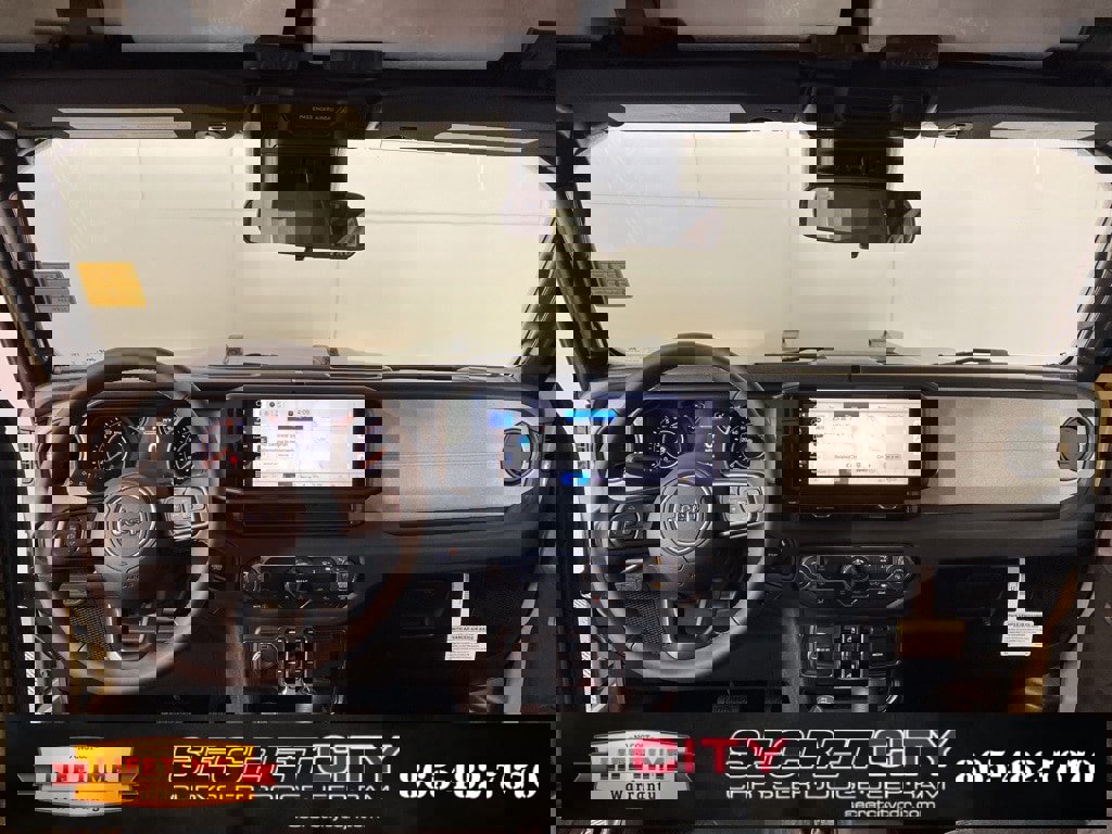 New 2025 Jeep Gladiator Sport image 26