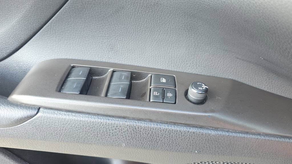 Used 2024 Toyota Camry SE FWD image 19