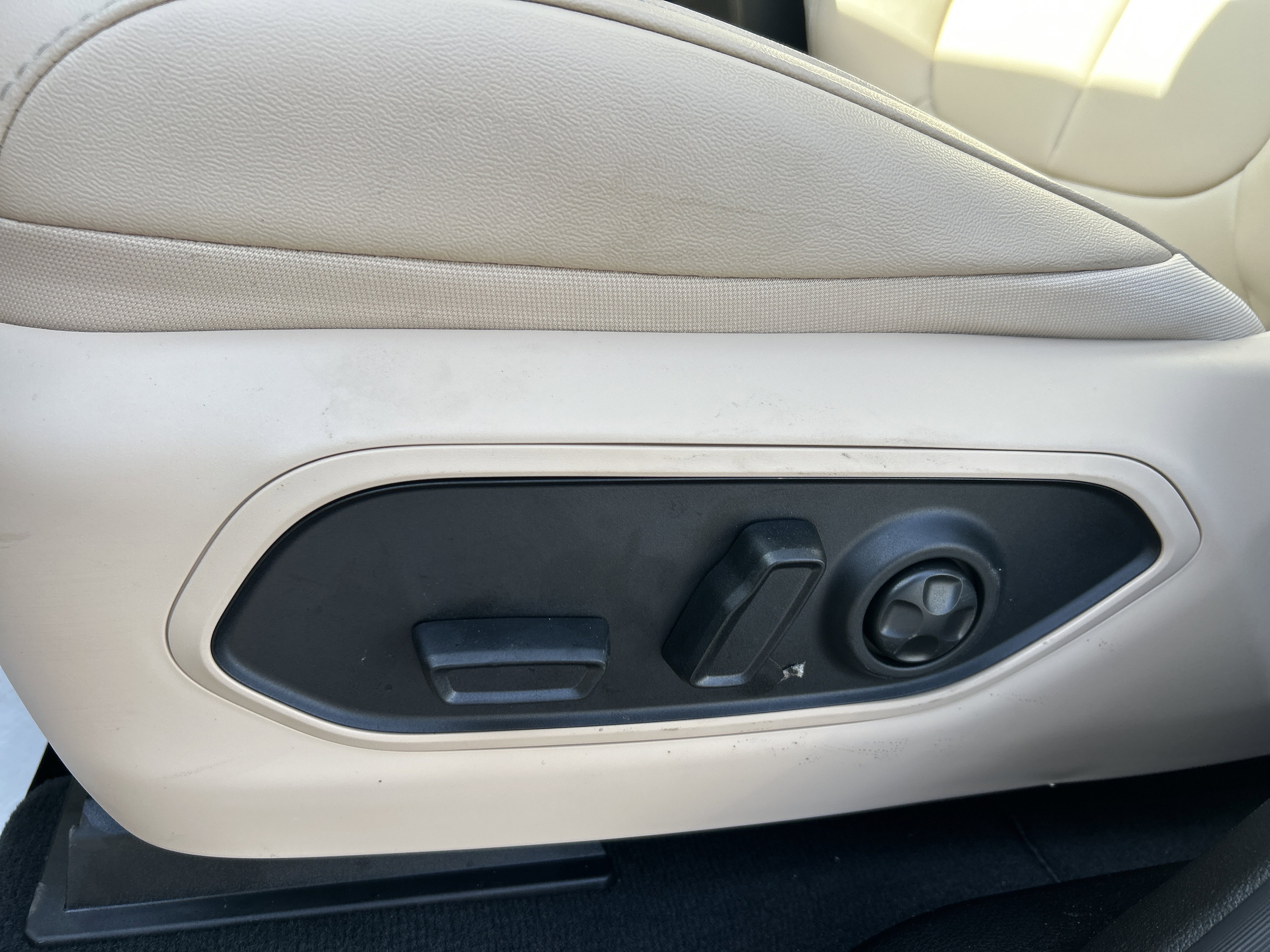 New 2025 Jeep Grand Cherokee Limited w/ Black Appearance Package image 17