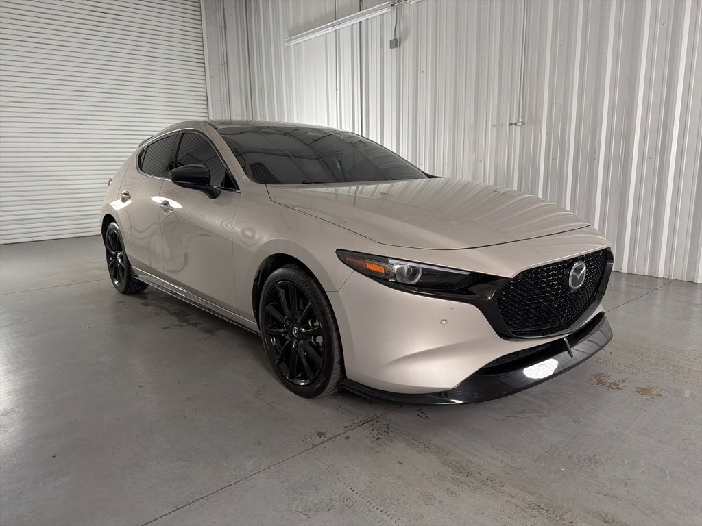 Used 2024 MAZDA MAZDA3 Hatchback w/Premium Plus Pkg image 3