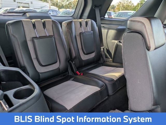 Used 2017 Ford Explorer XLT w/ Equipment Group 202A image 30