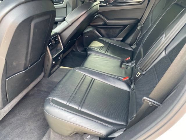 Used 2023 Porsche Cayenne Coupe AWD/4WD image 19