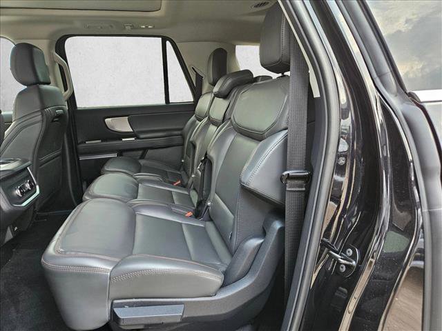 Used 2025 Ford Expedition Max Active AWD/4WD image 16