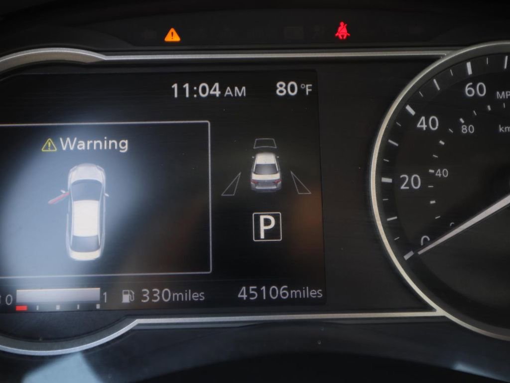Used 2024 Nissan Versa SR FWD image 18