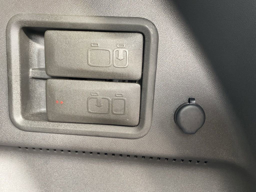 Used 2024 Chevrolet Equinox LT image 17