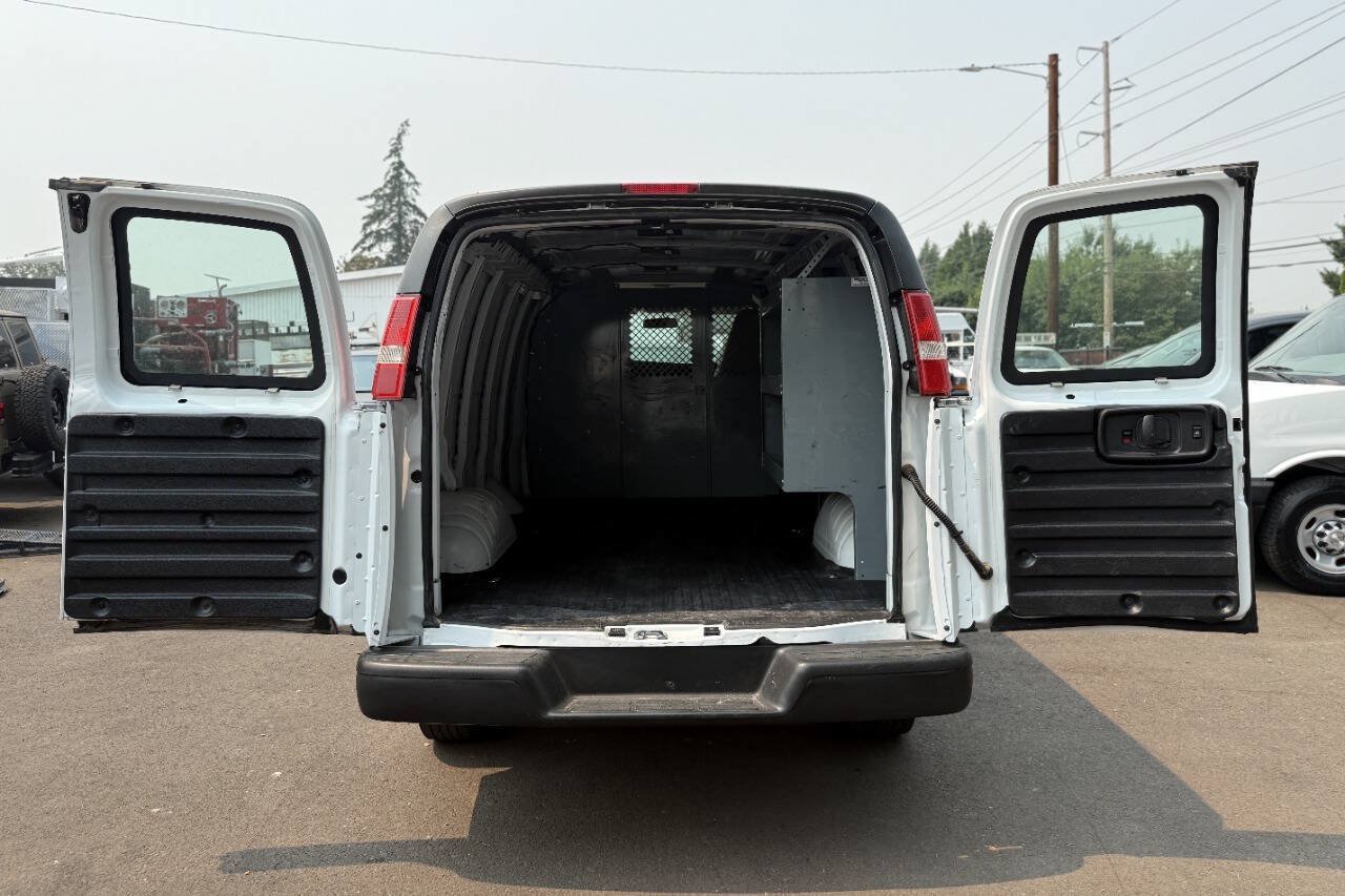 Used 2020 Chevrolet Express 2500 w/ Communications Package RWD image 10