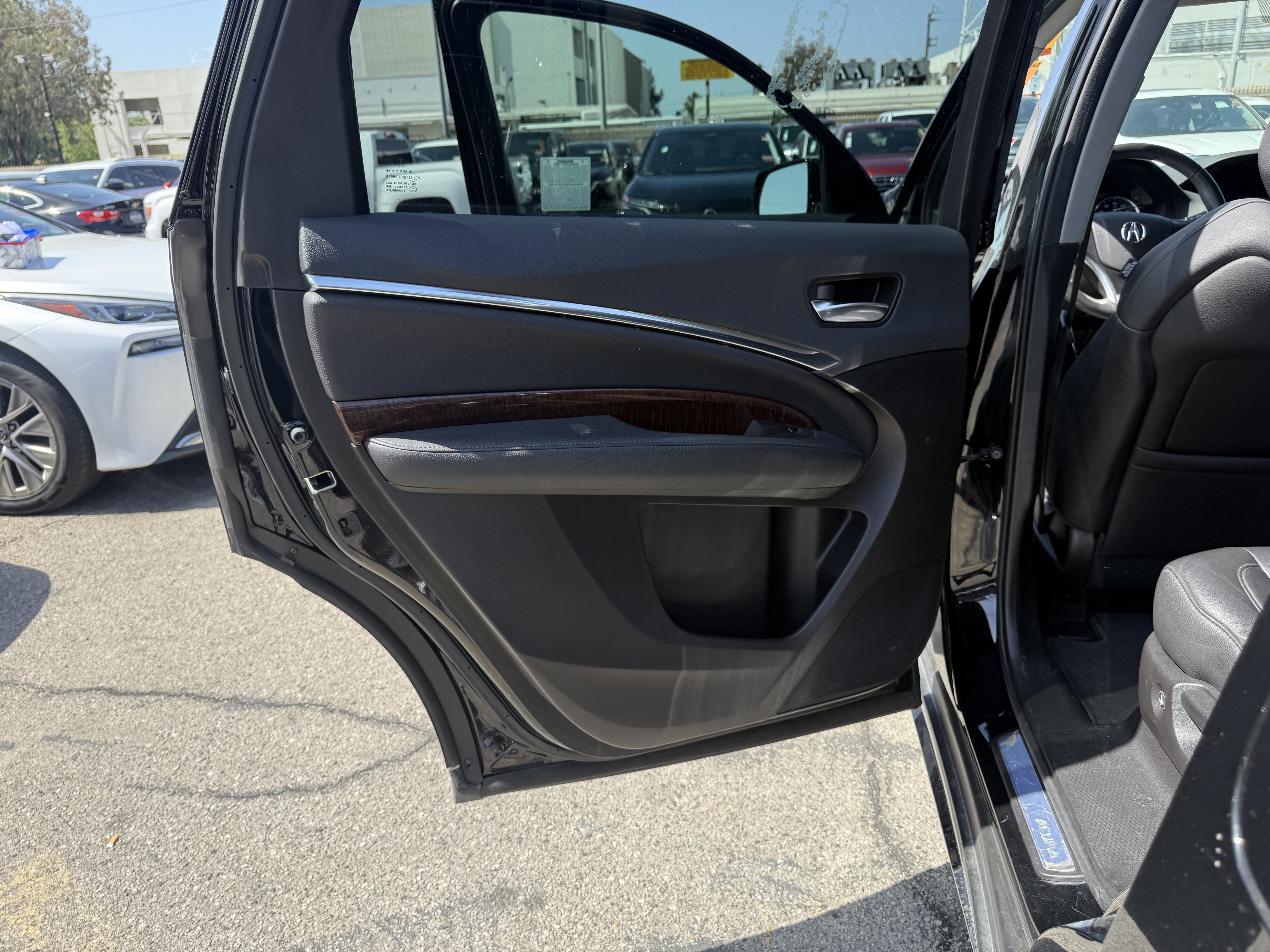 Used 2018 Acura MDX SH-AWD image 19