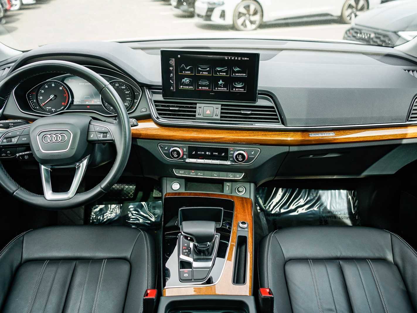 Used 2023 Audi Q5 2.0T Premium w/ Convenience Package image 12