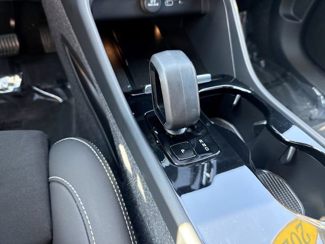 Certified 2024 Volvo C40 P8 Recharge Plus w/ Climate Package AWD/4WD image 25
