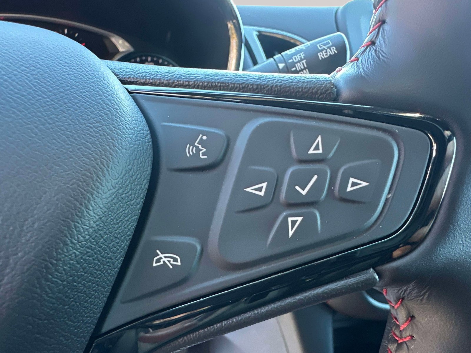 Used 2022 Chevrolet Equinox RS image 16